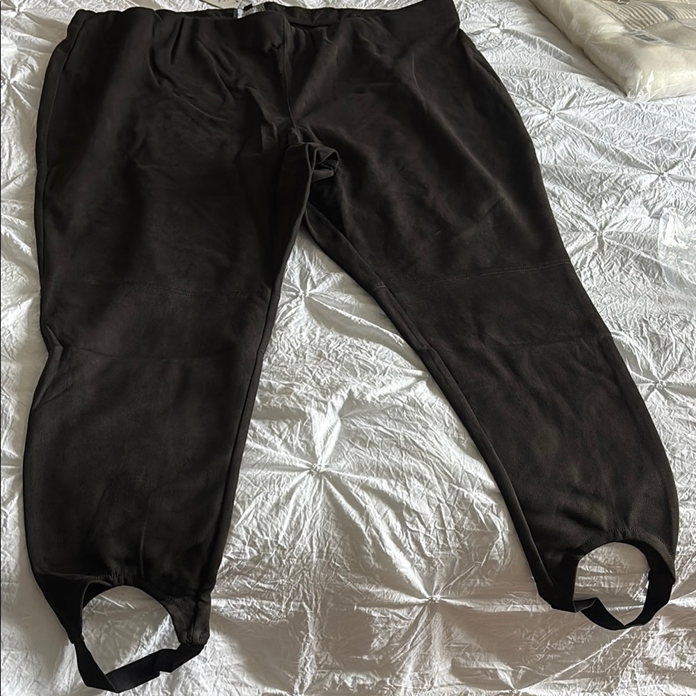 Woman’s suede leggings with stirrups size 28W